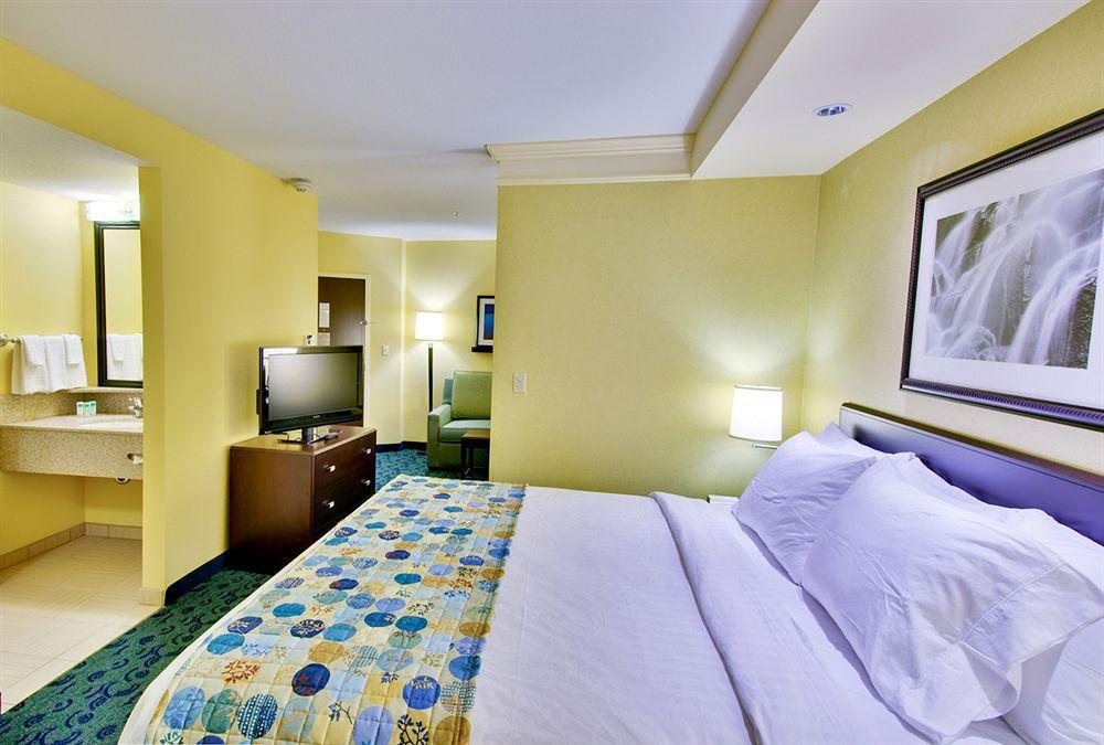 Springhill Suites By Marriott Corona Riverside Екстериор снимка