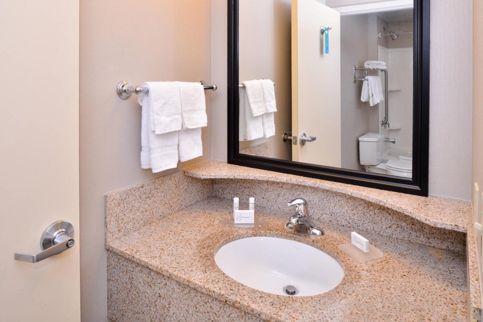 Springhill Suites By Marriott Corona Riverside Екстериор снимка