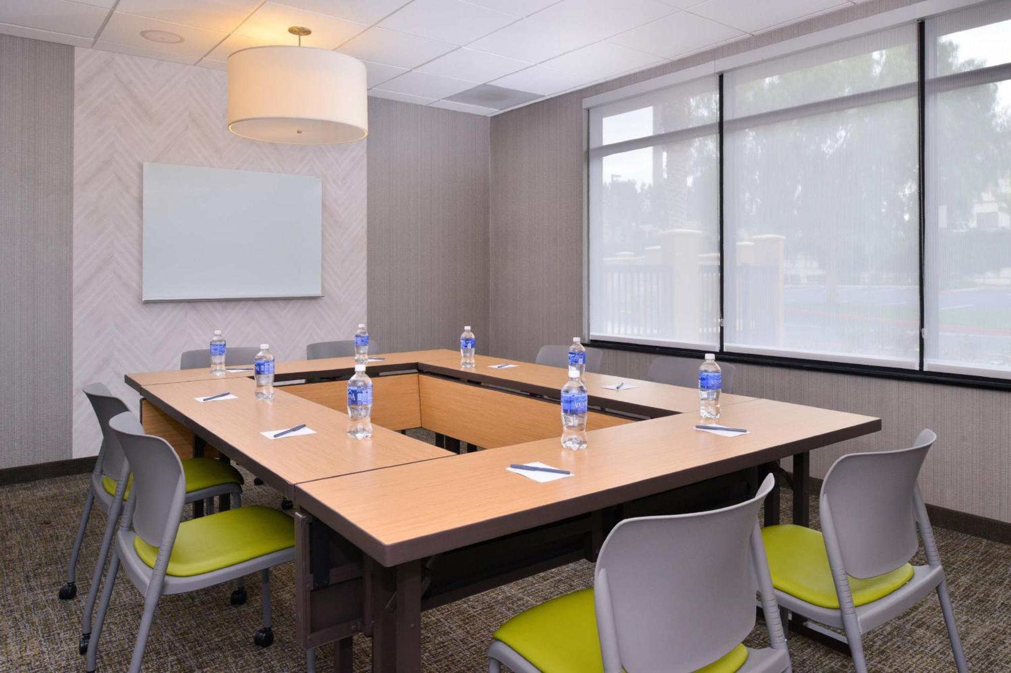 Springhill Suites By Marriott Corona Riverside Екстериор снимка