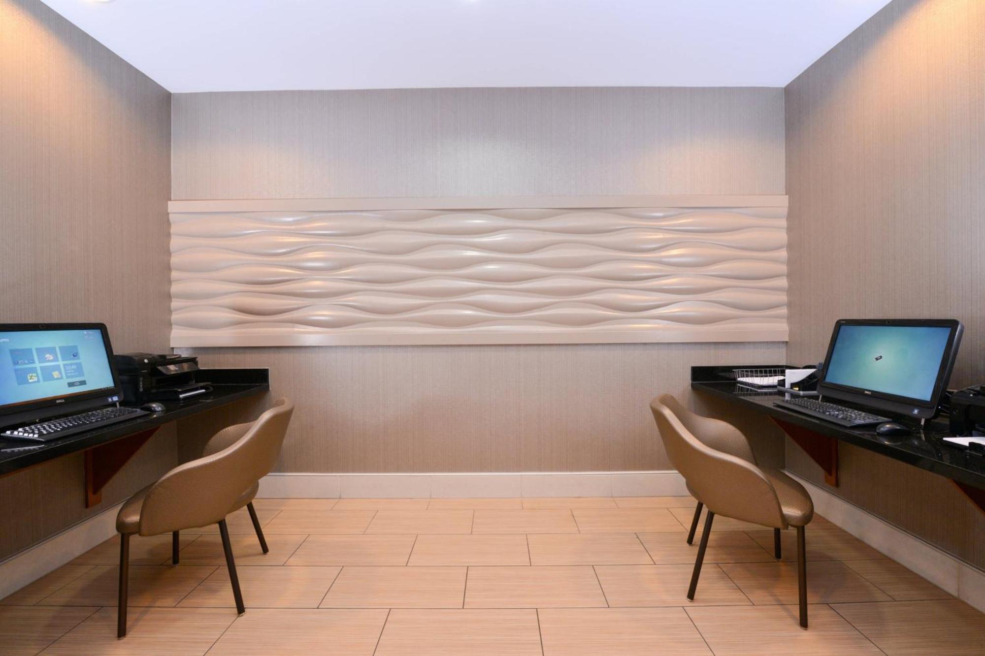 Springhill Suites By Marriott Corona Riverside Екстериор снимка