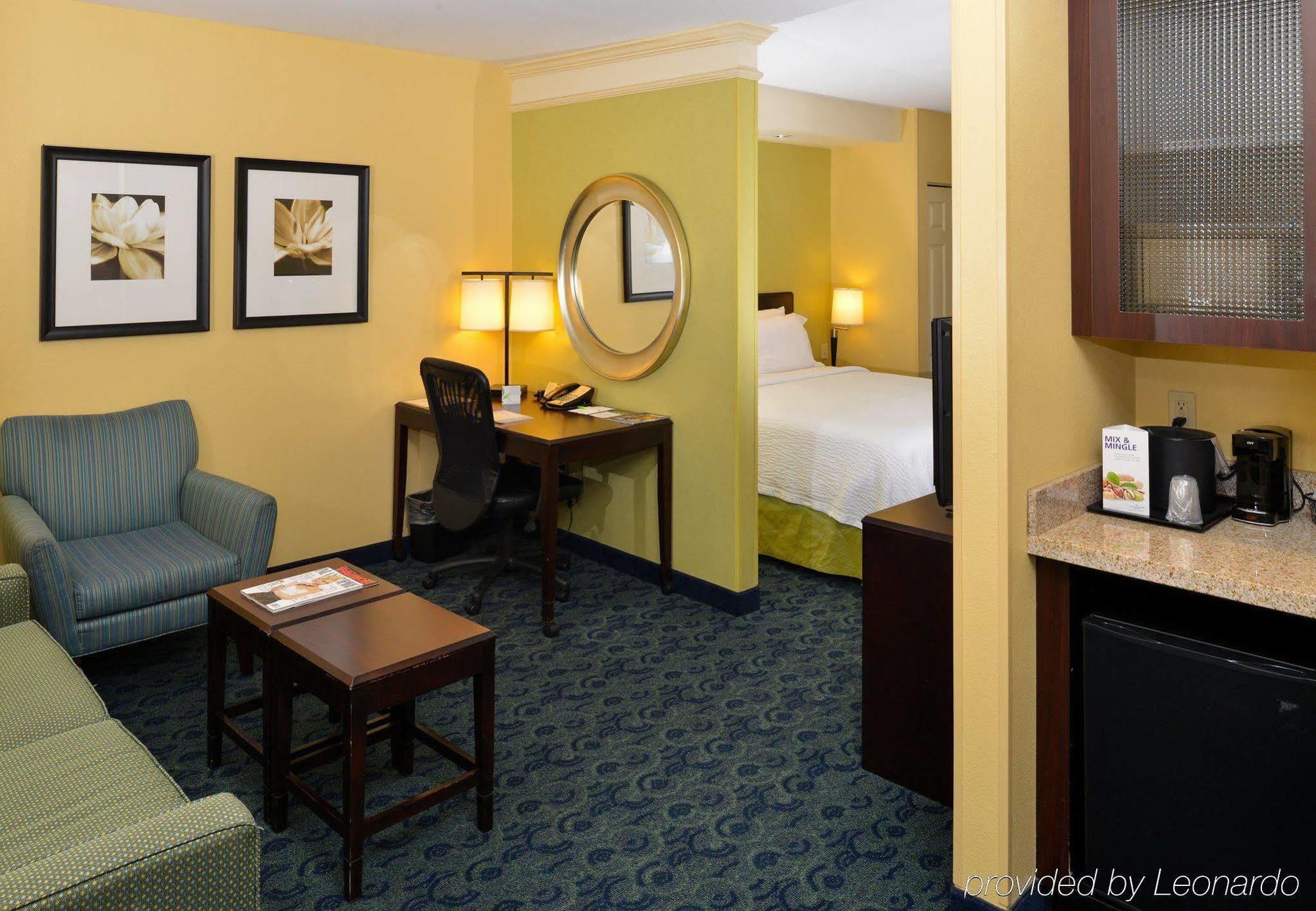 Springhill Suites By Marriott Corona Riverside Екстериор снимка